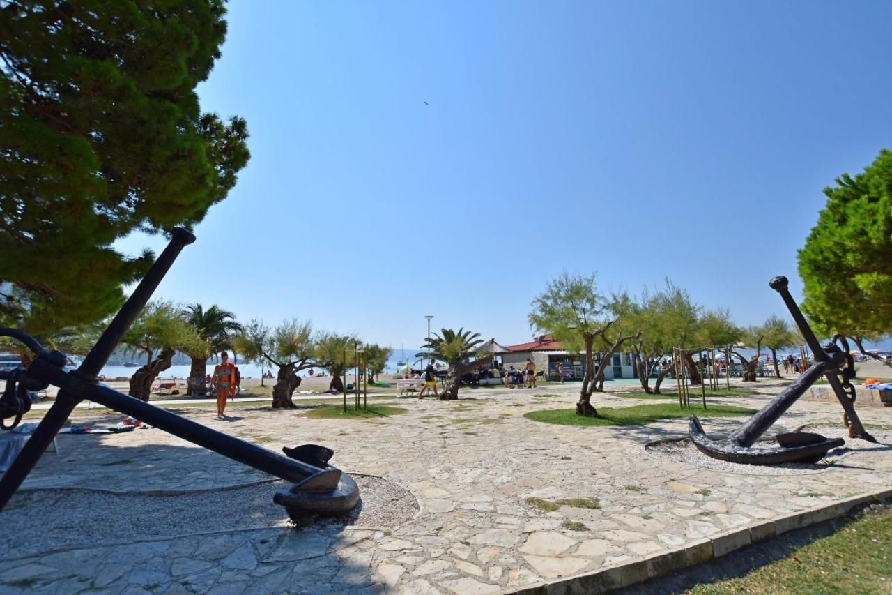 Apartment And Rooms Tatjana أوميس المظهر الخارجي الصورة