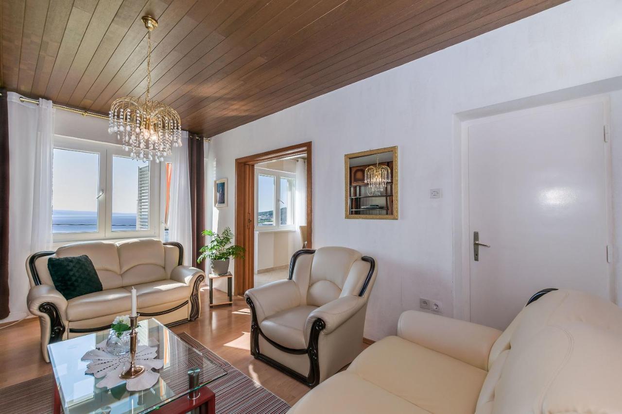 Apartment And Rooms Tatjana أوميس المظهر الخارجي الصورة